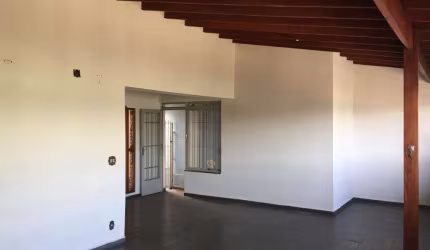 Casa ampla em Cidade Domitila, SP