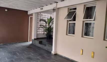 Casa reformada na Vila Alice em Santo André
