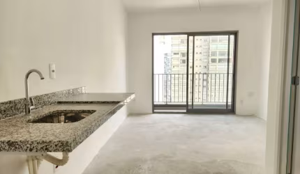 Estúdio Moderno de 24 m² com Sacada e Estrutura Completa de Condomínio