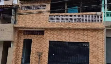 Casa a venda 137m² sendo 5 dormitórios 02 banheiros e 1 vaga Campo limpo