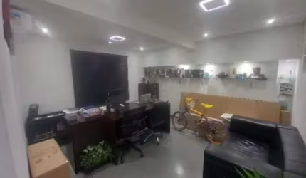 Vila Prudente - Galpão Comercial à venda de 600m² com elevador de carga.
