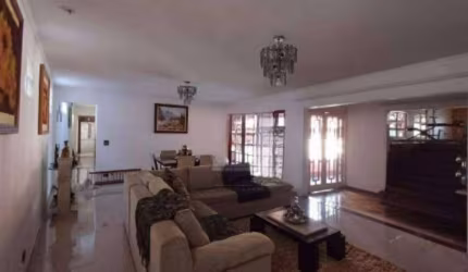 Casa  à venda na Vila São José com 3 dormitórios 3 banheiros 4 vagas