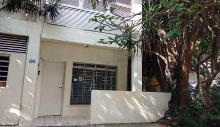 Casa comercial na Vila Clementino com 120 m² ....