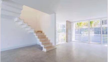 Casa com 4 dormitórios para Locaçao  425 m²