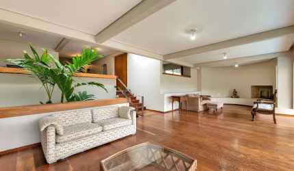 Sobrado Residencial de 1331m² com 5 suítes, edícula,  8 vagas a venda no Morumbi.