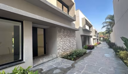 Casa em condomínio  maravilhoso com 943m
