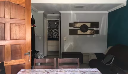 Sobrado em Condomínio com 3 dormitórios e 2 Vagas
