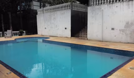 Casa de Condomínio com 3 Quartos, 4 banheiros e 9 Vagas à Venda, 1000 m²