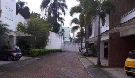 Casa à venda 300m² com 4 dormitórios 2 suítes 3 vagas na Freguesia do Ó.