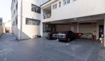Galpão com 1008m2, com 12 Garagem,01 sala,09 banheiros no Bairro da  Saúde