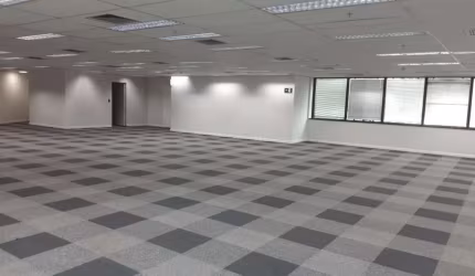 Conjunto comercial com 775m² no Butantã
