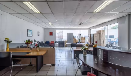 Locação ponto comercial 450m2, 3 pavimentos e garagem - Vila Ema