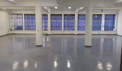 Conj. Comercial para Locação, Centro - São Paulo - SP, Com 2 banheiros e 200 m²!