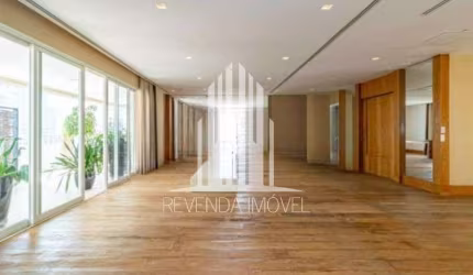 Apartamento Alto Padrão no Itaim Bibi de 2 Quartos com 6 Vagas - 390m² à Venda.