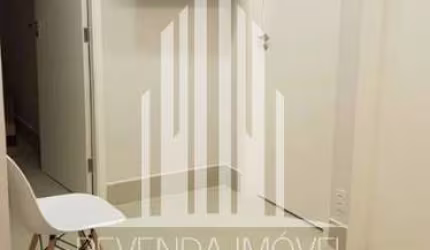 Sala comercial à venda em Vila Gertrudes, São Paulo-SP. 4 salas, 2 banheiros, 2 vagas de garagem, 68m². Aproveite!