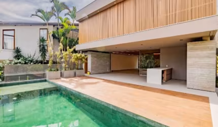 Casa à Venda no Residencial Alpha 01 | 4 Suítes, 4 Vagas | Vista para Mata | Alpha 1