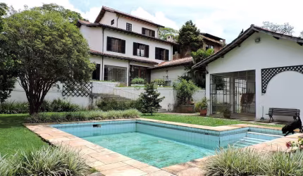 Casa Colonial com 4 suites no condominio Forest Hills em Jandira