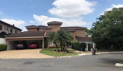Casa com 4 suítes, 4 vagas e 5 banheiros com 500m² em Alphaville,  Residencial 2, Barueri.
