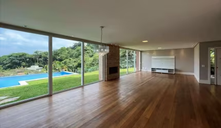 CASA A VENDA COM 4 SUITES, VISTA PANORAMICA - Carapicuíba/SP