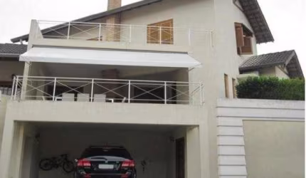 Casa Condomínio Nova Higienópolis com 4 Suítes com closet e 4 vagas de garagem