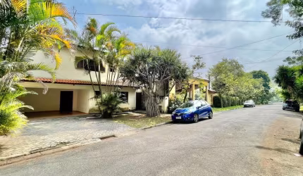 Cond. Vila Velha - Casa 2 suítes + Apto hóspedes, 4 vagas