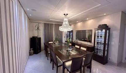 Linda Residência à venda no Jardim Iolanda, Taboão da Serra, com 750 m² 6 dorms e 8 vagas