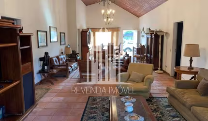 Chácara de Luxo à Venda em Embu-Guaçu-SP - 4 Quartos, 2 Suítes, 1 Sala, 3 Banheiros - 38.000m² de Área - Imperdível!