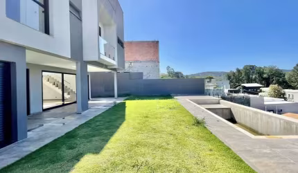 Casa Cond. Lago do Sol - Zero KM 3 suites piscina 4 vagas