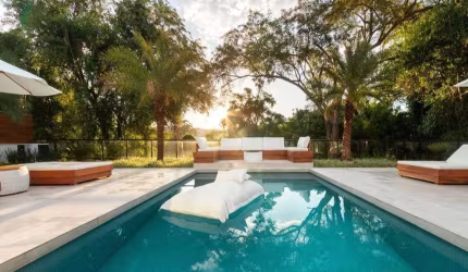 Casa no condomínio Alpha conde II com 1.000 metros de terreno, natureza, 4 suítes, piscina aquecida e uma cozinha digna de um chef