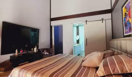 Casa localizada em Condominio Fechado - Granja Viana