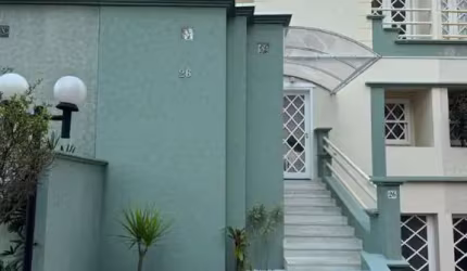 Sobrado á Venda em condomínio fechado 260m², 3 suítes, 6 vagas-Jardim São Caetano