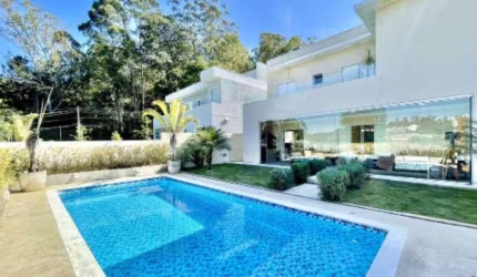 Casa em condomínio - Moderna e impecável, 3 sts, gourmet e vista!