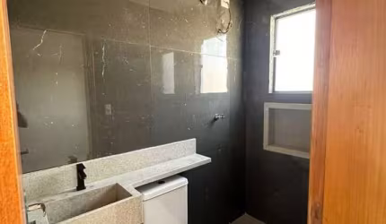 Excelente oportunidade: Casa em condomínio à venda em Santana de Parnaíba-SP, 3 quartos, 3 suítes, 2 banheiros, 2 vagas, 150m².