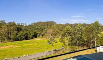 LINDA CASA NO CONDOMINIO ITHAYE 2   4 SUITES, 8 GARAGEM FUNDO PARA MATA