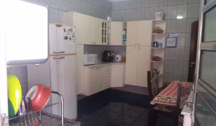 Casa com 2 dormitórios à venda, 190 m² por R$ 370.000,00 - Parque Esmeralda