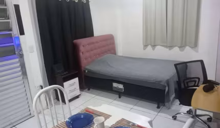 Alugo Kitnet Mobiliada 20m² no Jardim Tres Irmãos Taboão da Serra - SP