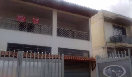 CASA / SALÃO COMERCIAL