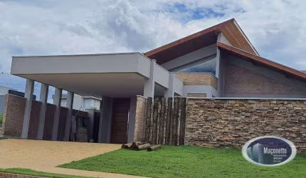 BELÍSSIMA CASA CONDOMINIO ZONA SUL