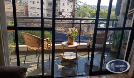 Lindo apartamento, 03 dormitórios, reformado, sacada,88,92 m2,  $ 270.000,00