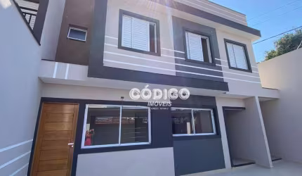 Sobrado com 3 Quartos 3 Vagas à venda, 90 metros por R$ 695.000 - Vila Santa Terezinha - São Paulo