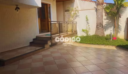 Casa Sobrado 270 metros, com 3 Quartos Sendo 2 Suites 4 Vagas e Piscina à venda R$ 1.100.000,00 Jardim Santa Clara, Guarulhos