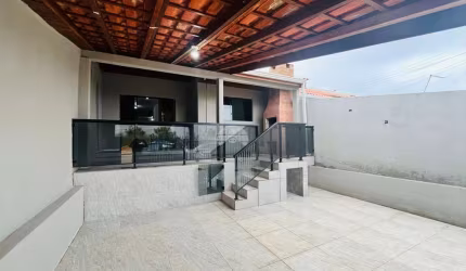Casa com 2 quartos para alugar na Rua Titiki, 158, Eucaliptos, Fazenda Rio Grande, 72 m2 por R$ 1.320