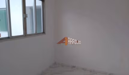 Casa Assobradada com 3 Dormitórios na Vila Esperança-R$580mil
