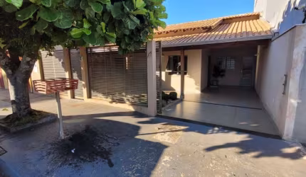 CASA PROXIMO Á AV. SAUL ELKIND - JD. SEBASTIÃO DE MELO