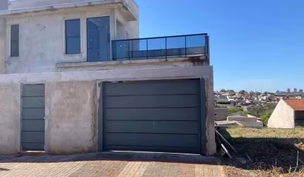 Casa de 3 Quartos, 3 Suítes, 2 Vagas, Portal de Versalhes 1, Londrina - PR