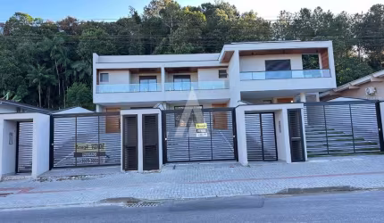 Casa com 3 quartos à venda na Rua Max Heiden, --, Anita Garibaldi, Joinville, 142 m2 por R$ 950.000