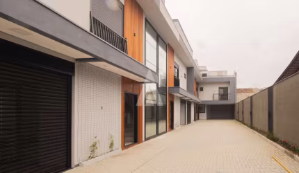 Casa com 3 quartos à venda na Rua Pio XII, --, Bom Retiro, Joinville por R$ 799.000