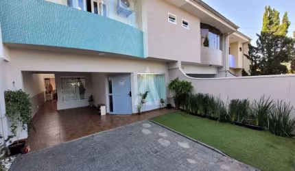 Casa com 3 quartos à venda na Rua Adolfo Trinks, --, Glória, Joinville, 136 m2 por R$ 780.000