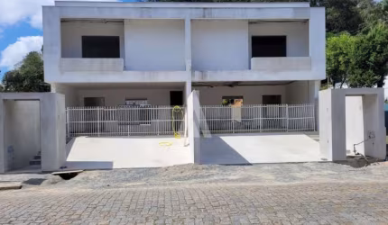 Casa com 3 quartos à venda na Rua Lindóia, --, Glória, Joinville por R$ 1.170.000