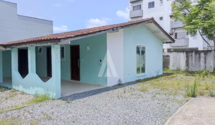 Casa com 3 quartos à venda na Rua Germano Wetzel, --, Bom Retiro, Joinville por R$ 570.000